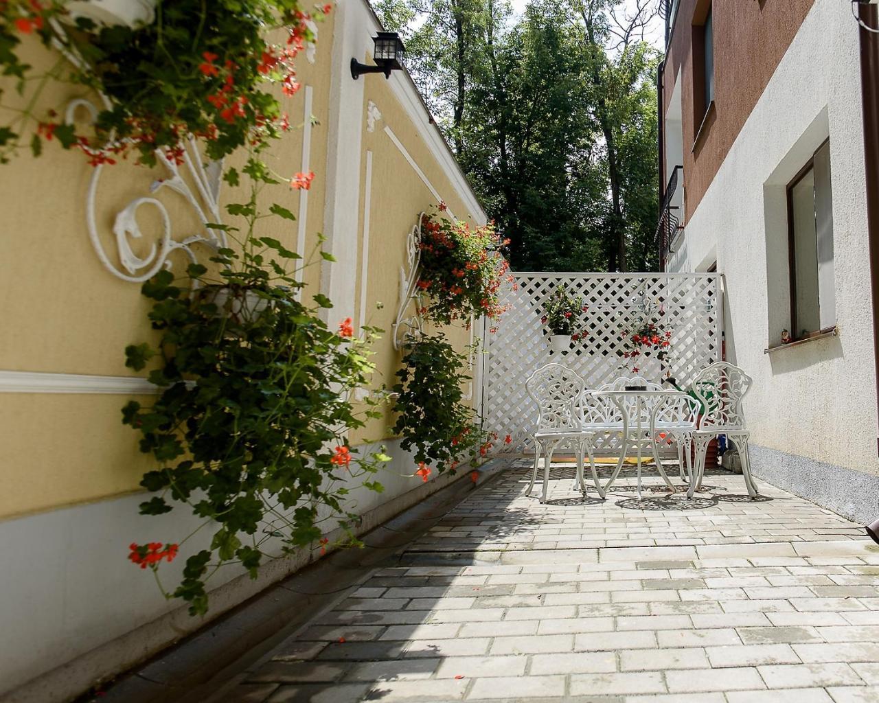 Carla'S Apartment, Airport & Train Station Shuttle Iasi Exterior foto